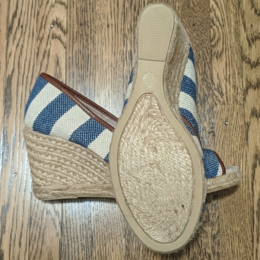 Wedge sandals - Picture 2 of 3